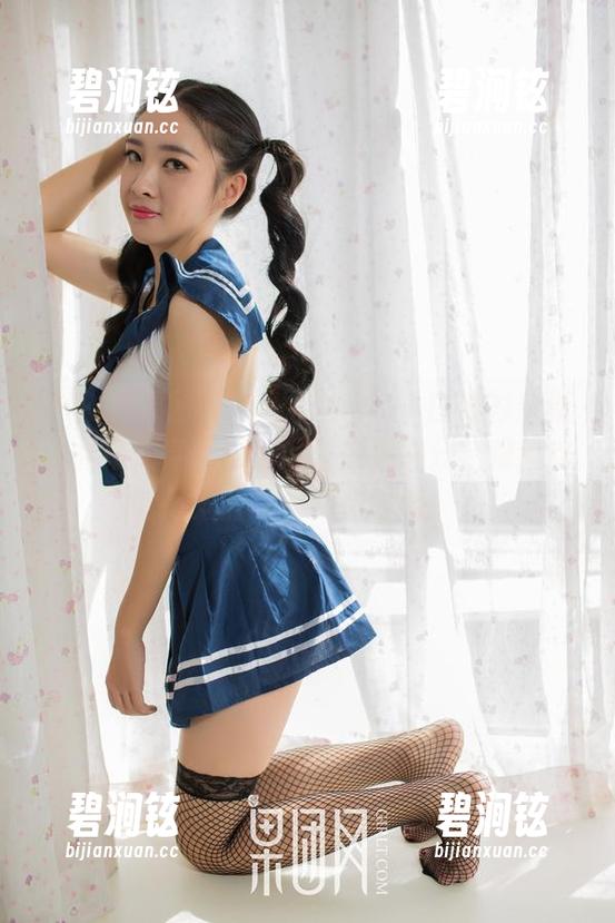 GIRLT果团网 - 爱丽莎LISA白衬衫最新作品集，穿着简单可是效果满分，难道这就是她的‘不费力时尚’？