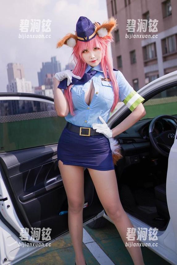 写真照中的KaYa萱搭上大凤机车，结果是美得令人窒息！