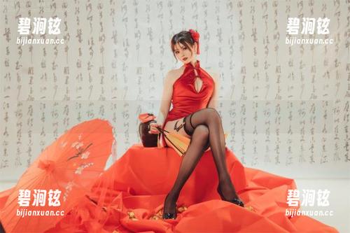 今晚的主角是Natsuko夏夏子：睡衣+cos，原图让你心动
