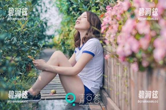 QingDouKe青豆客 - 汪佩妮的白色梦境：不要错过这组免费美图，点开保准惊喜！