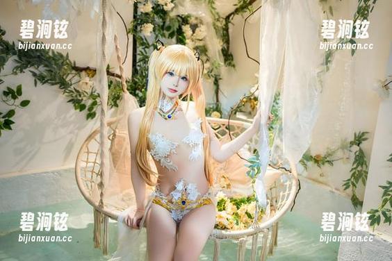 Quan冉有点饿潜入的写真图包：看完后我感觉不饿反而想吃冰淇淋…真是个迷人的矛盾。