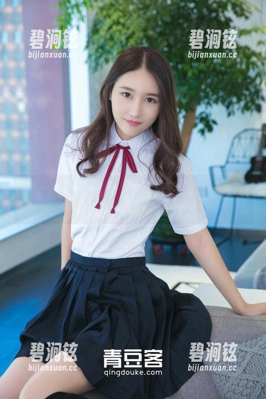 TGOD推女神 - Kiren_程程程的写真时间：看看这位厨娘如何从翻炒到翻拍！