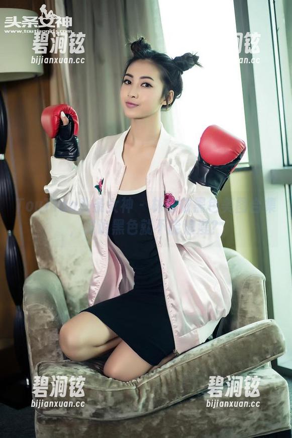 TouTiao头条女神 - 林依依黑色美图合集，谁说黑色就不能浪漫？