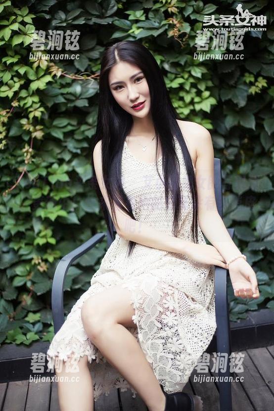 TouTiao头条女神-艾小青 TouTiao头条女神 - 艾小青兔女郎写真集,更新中!快来看看她的兔耳朵有多俏皮吧!