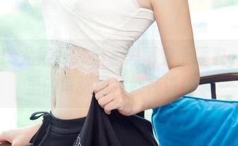 UGirls尤果网 – 当孟思雨穿上睡衣，合集里的每张图片都在讲故事