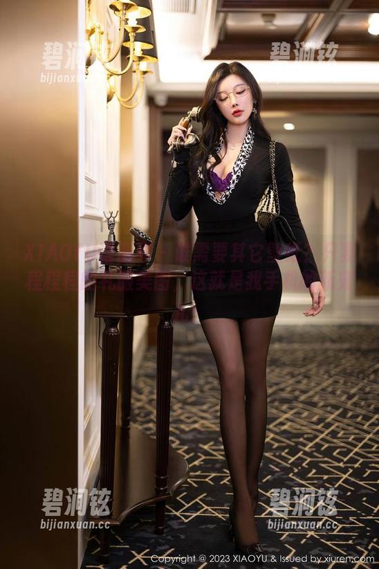 XIAOYU语画界 - 谁需要其它壁纸？只要程程程的礼服美图，这就是我手机的新宠儿！