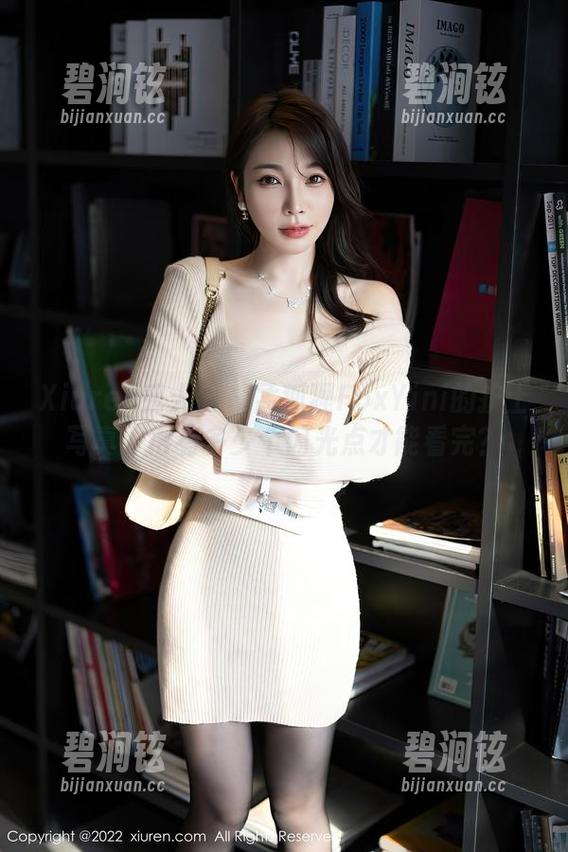 Xiuren秀人网 - 孟狐狸FoxYini的护士写真，得有多少个闪光点才能看完？
