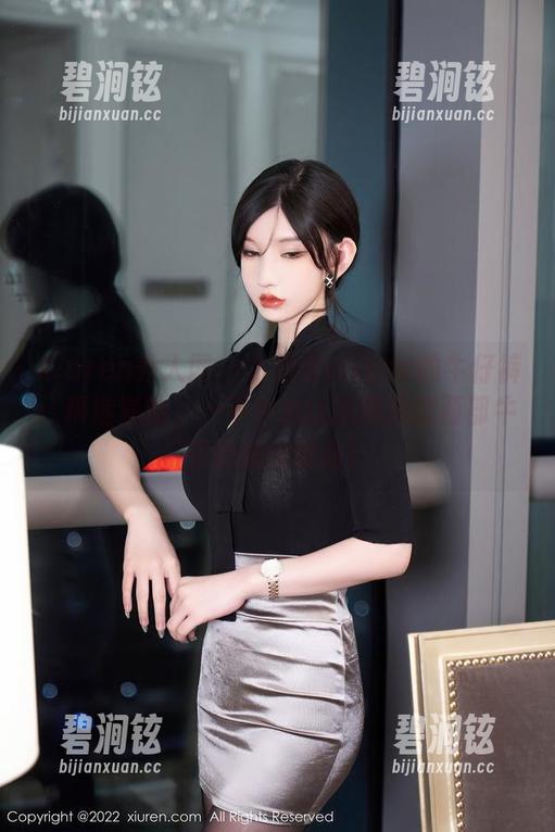 Xiuren秀人网 - 小泡芙winna的牛仔裤：精选套图，一不小心让你联想到西部牛仔的尴尬瞬间！