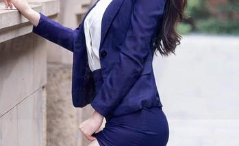 Xiuren秀人网 – 小逗逗全套女王图集就像一段魔法，让我反复咀嚼，心里默默在想：“我也想变成这样。”