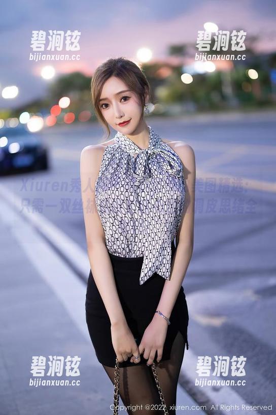 Xiuren秀人网-是小逗逗 Xiuren秀人网 - 是小逗逗的美图精选:只需一双丝袜就能把我心里的调皮思绪全展现!