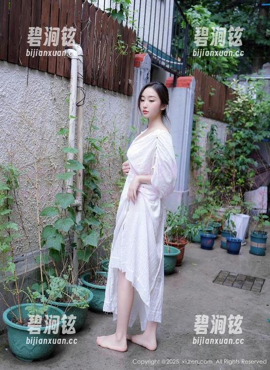 Xiuren秀人网 - 医术与艺术，林昔予yorki的定制护士写真，真是治愈你的眼睛！