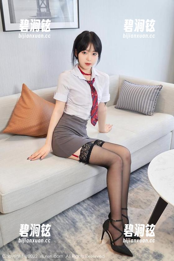Xiuren秀人网-林若凡F Xiuren秀人网 - 跟着林若凡F的毛衣美图,一起分享生活中的小确幸吧!