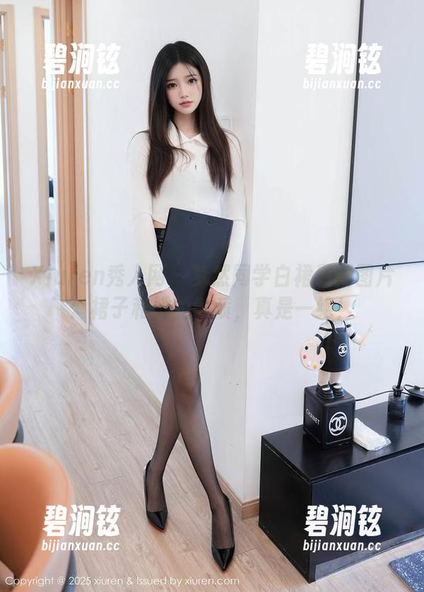 Xiuren秀人网 - 梦然同学白裙最新图片：裙子和她的气质，真是一绝！