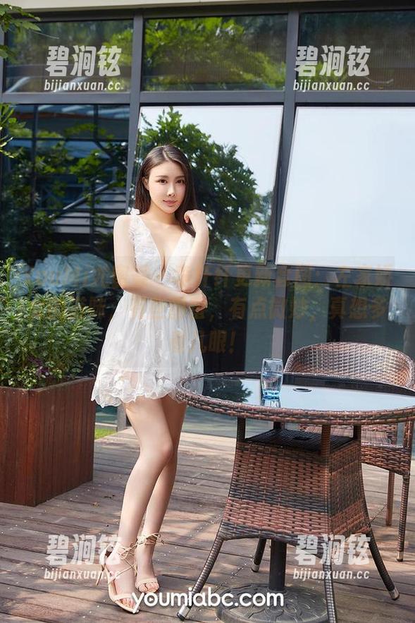 YouMi尤蜜荟 - 李纤纤更新套图：左家娇女的滋味，有些甜蜜，有点微妙，真想多看几眼！