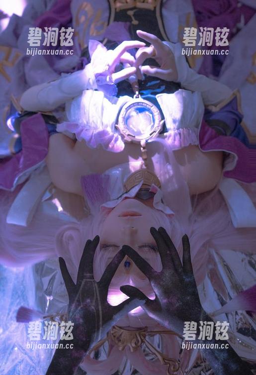 当美足遇上w百合欧皇子w：分享她的写真集，真的好想pics！