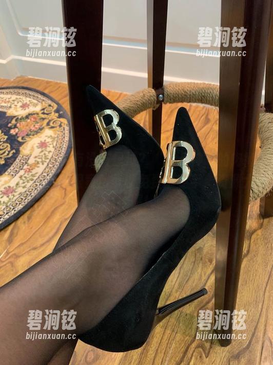 微密圈 - 有没有想过？“丝月神”的肉筒袜漆皮高跟竟然可以免费拿到手！资源大捡漏！