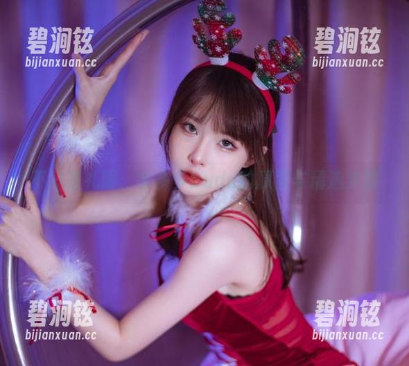 不只是礼服：余多多Dudu的原图与精选梦境