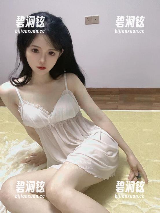 倦倦喵揭秘：JK书包里的图包合集，里面藏着什么奇葩吗？