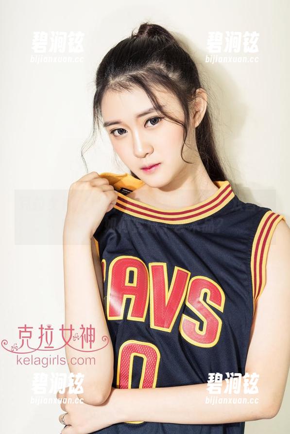 克拉女神 - 熙妍美脚分享来袭！一双普通的脚，如何变成了艺术品？