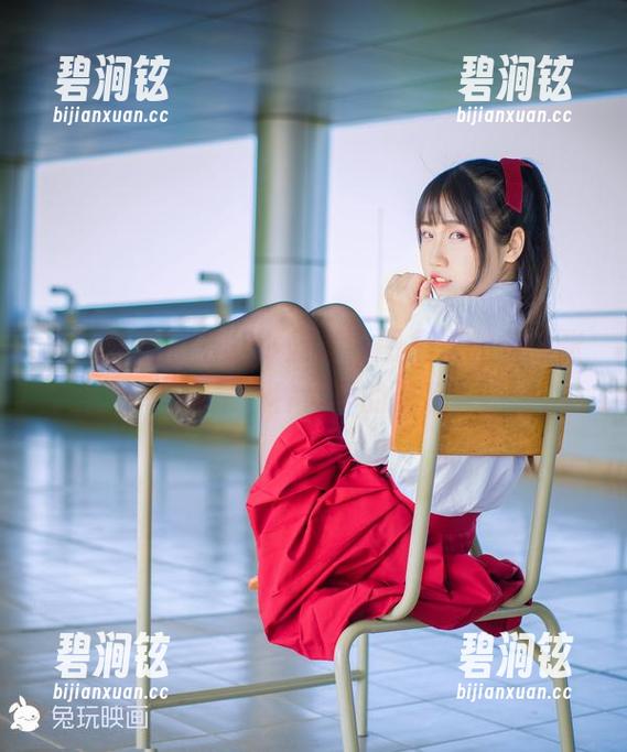 兔玩映画 兔玩映画的浴缸小蓝裙,图集里的每一张都是一种无声的诱惑