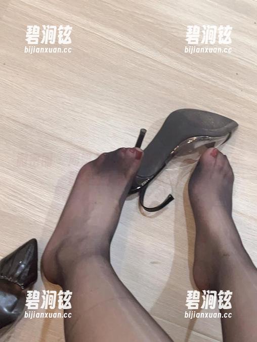 周妍希 微密圈 - 周妍希短裙图库分享:不点开真是失去了整个人生啊!