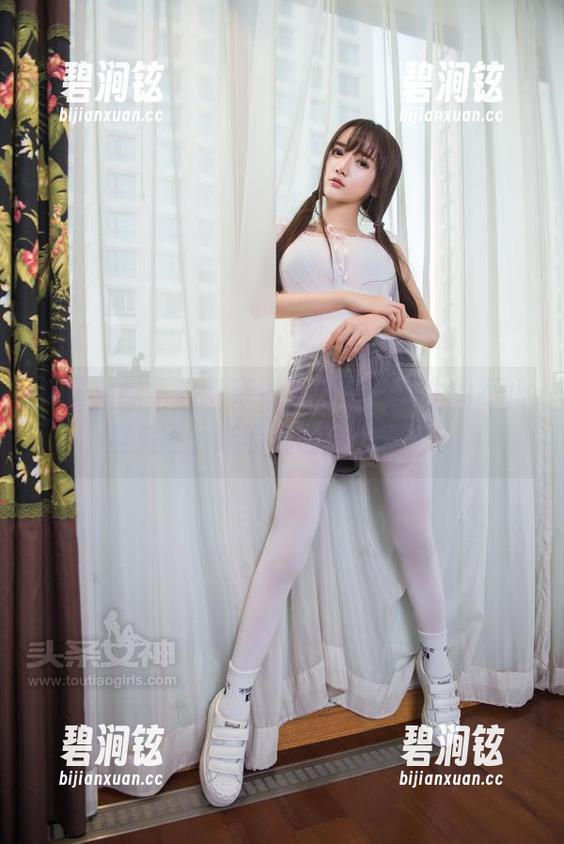 头条女神 - 在尹菲的教室里，写生的不止是美图，还有我的心情日记？