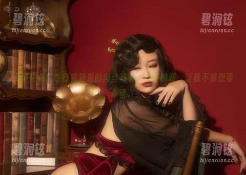 资源来袭！奇行家狗崽的肉丝写真：有些瞬间，让我不禁想要停留。