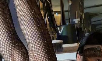 微密圈 – 当女刺客遇上奶牛，原图里有哪些让人意想不到的瞬间？