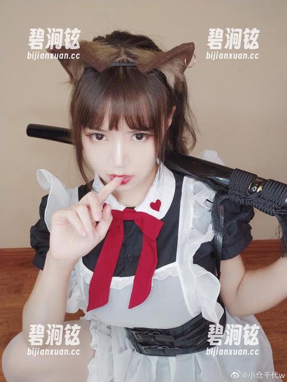 小仓千代w 小仓千代w的写真分享会,噢!这大凤旗袍的风情真是让人流连!