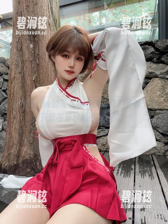 小仓千代w的写真你敢说丑吗？是的，我只想在爱宕婚纱里打滚！