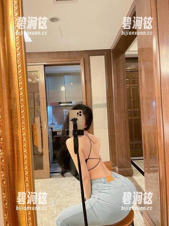 左公子666 微密圈 - 左公子666与大米熊的最新套图:翘臀与创意碰撞,真是乐趣无穷