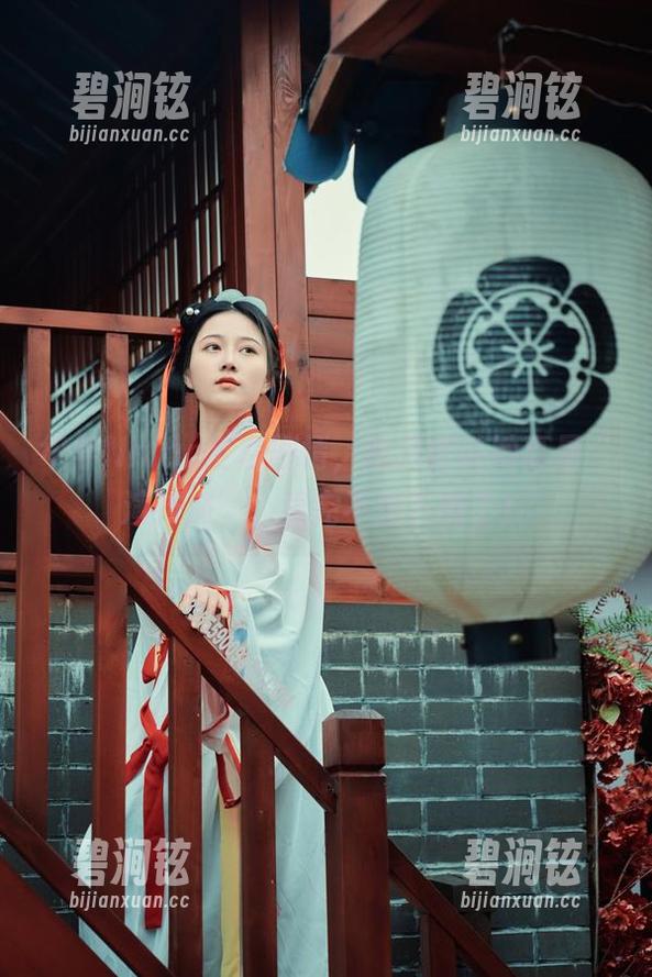 年年Nnian全套剧情，我只能说她真是“演技派”，看完不想下班了！