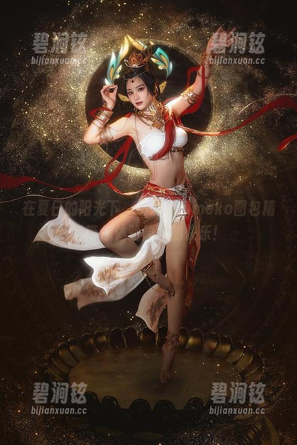 在夏日的阳光下，幼爱youmeko图包精选带你体验隐秘的快乐！