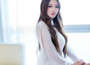 推女郎 – 看看赵惟依的美脚套图精选，心情不自觉就愉悦了起来。