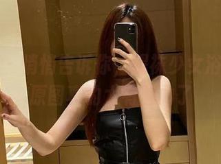 微密圈 – 悄悄告诉你，提袜少女浴缸私房原图真的太有魅力了