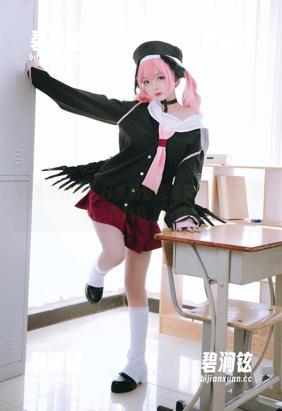 万圣节特辑：日奈娇穿恶魔皮衣的写真曝光，真想马上下载！