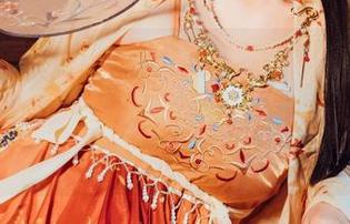 星澜是澜澜叫澜妹呀穿着透明黑裙自拍，打算把这张变成壁纸，结果我发现心脏先溅了出来！