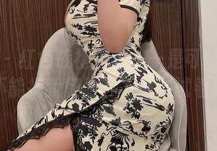 微密圈 – 红色战袍图集——是可馨耶到底能不能把我征服？下载试试看吧！