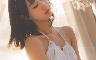 当我观看木棉棉OwO的御姐图包，脑海里浮现的是：‘这天儿真好，适合约会！’