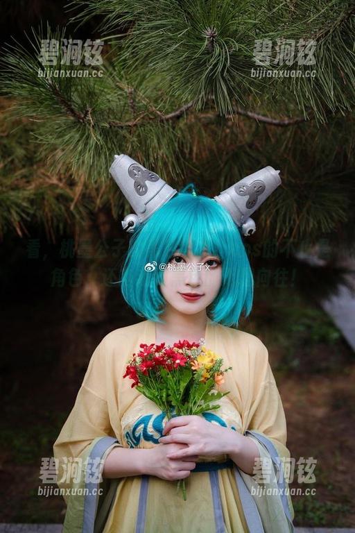 看，桃墨公子的黑色写真！cos的不止是角色，还有我对黑色的无限向往！