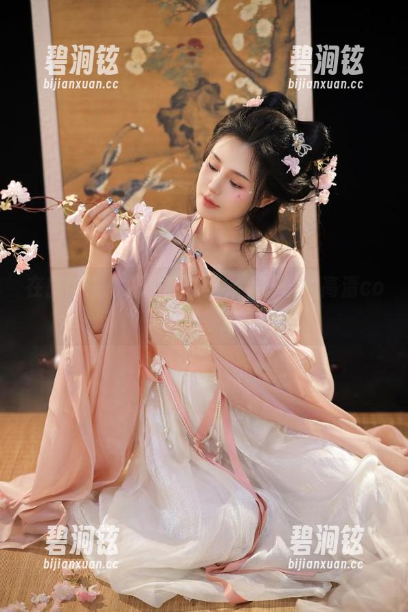 在旗袍白月光的搁浅处，桃暖酱的高清cos等你来看！