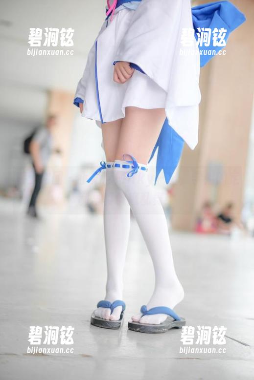 森萝财团-小奶糕Milky 森萝财团 - 小奶糕Milky一出,学姐的定制写真群魔乱舞!