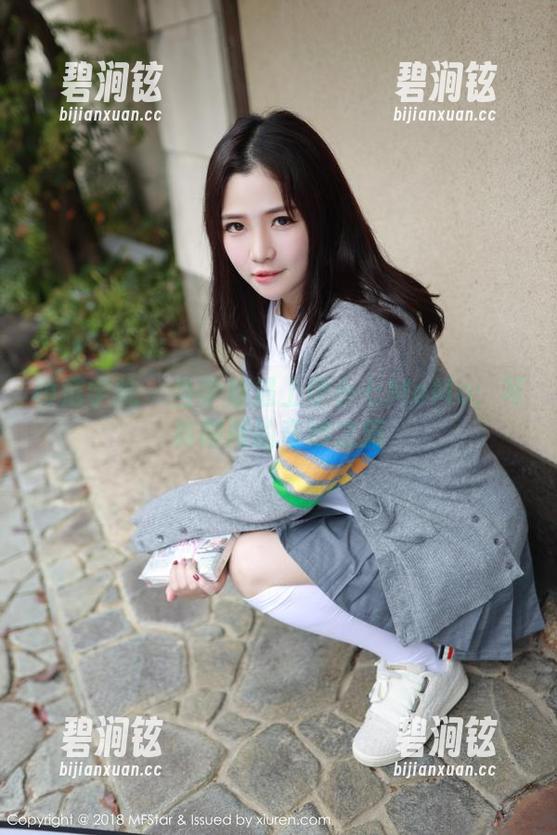 模范学院 - 当学姐遇上伊小七MoMo：写真瞬间的奇妙之旅