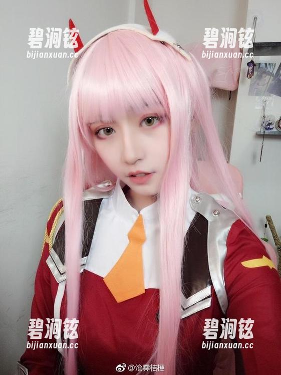 下载麻衣学姐的写真，沧霁桔梗难道是摄影魔法师？