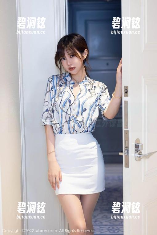 秀人网 - 修女风的林文文yooki，精选写真里真是每一帧都是意外惊喜！