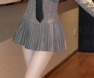 秀人网 – 在软情的高清图册中游走，与女王的邂逅总是那么出乎意料