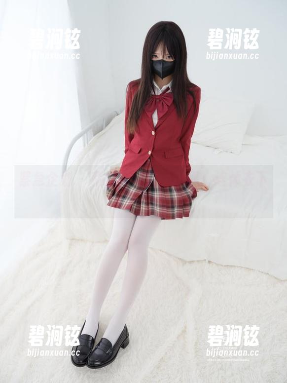 紧急企划 - 私拍合集里的小恩：连体衣下隐藏的诱惑