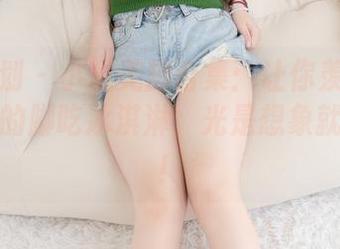 紧急企划 – 小恩美脚合集：让你羡慕得想捧着她的脚吃冰淇淋，光是想象就流口水！