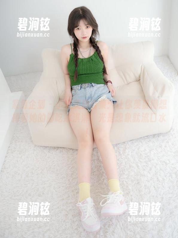 紧急企划 - 小恩美脚合集：让你羡慕得想捧着她的脚吃冰淇淋，光是想象就流口水！