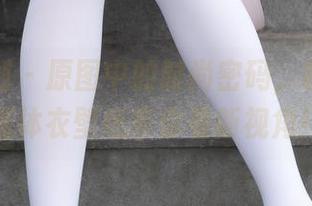 紧急企划 – 原图中的时尚密码，林书辞的连体衣壁纸带你看新视角！